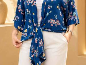 شومیز جلو گره‌ای آبی گلدار زنانه