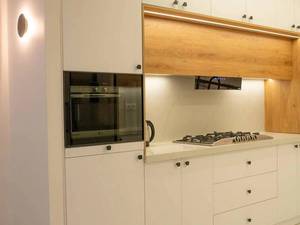 کابینت مدرن با طراحی کاربردی برای آشپزخانه