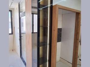اجرای ویترین دکوفیکس با طراحی و نصب حرفه‌ای
