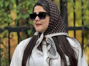 مینی اسکارف نخی خال‌خالی سبک و مناسب استفاده روزمره