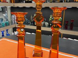 شمعدان کریستال طرح لوزی نارنجی دکوراتیو