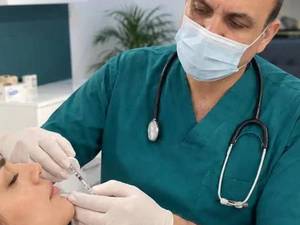 تزریق زیبایی با نتیجه طبیعی و متناسب با چهره