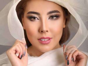 انجام میکاپ حرفه ای و شیک در اراک