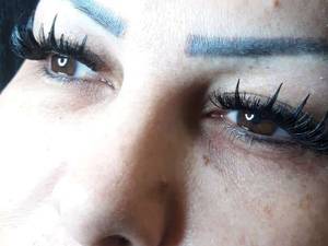 کاشت و آموزش مژه مدل کیم