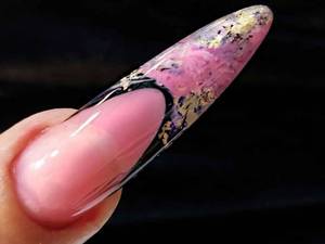 انجام کاشت ناخن در انزلی