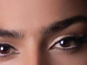 انجام میکاپ ساده اروپایی