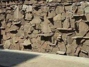 اجرای آبنما از سنگ لاشه ورقه‌ای مالون