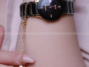 آویز ساعت در طرح های مختلف