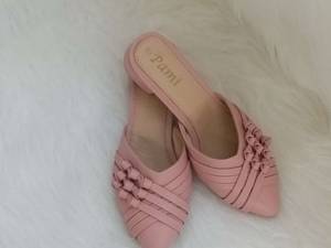 صندل چرم جلو بسته