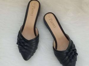 صندل چرم جلو بسته