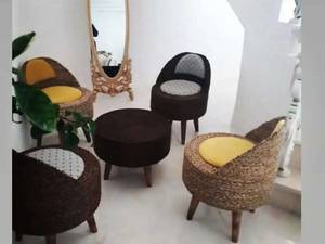 سرویس 6 نفره میز و پاف حصیری با پایه چوب