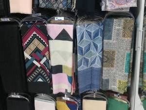 انواع شال های ساده و طرح دار