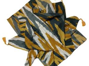 شال منگوله دار ۱۰۱۰۸۱۸